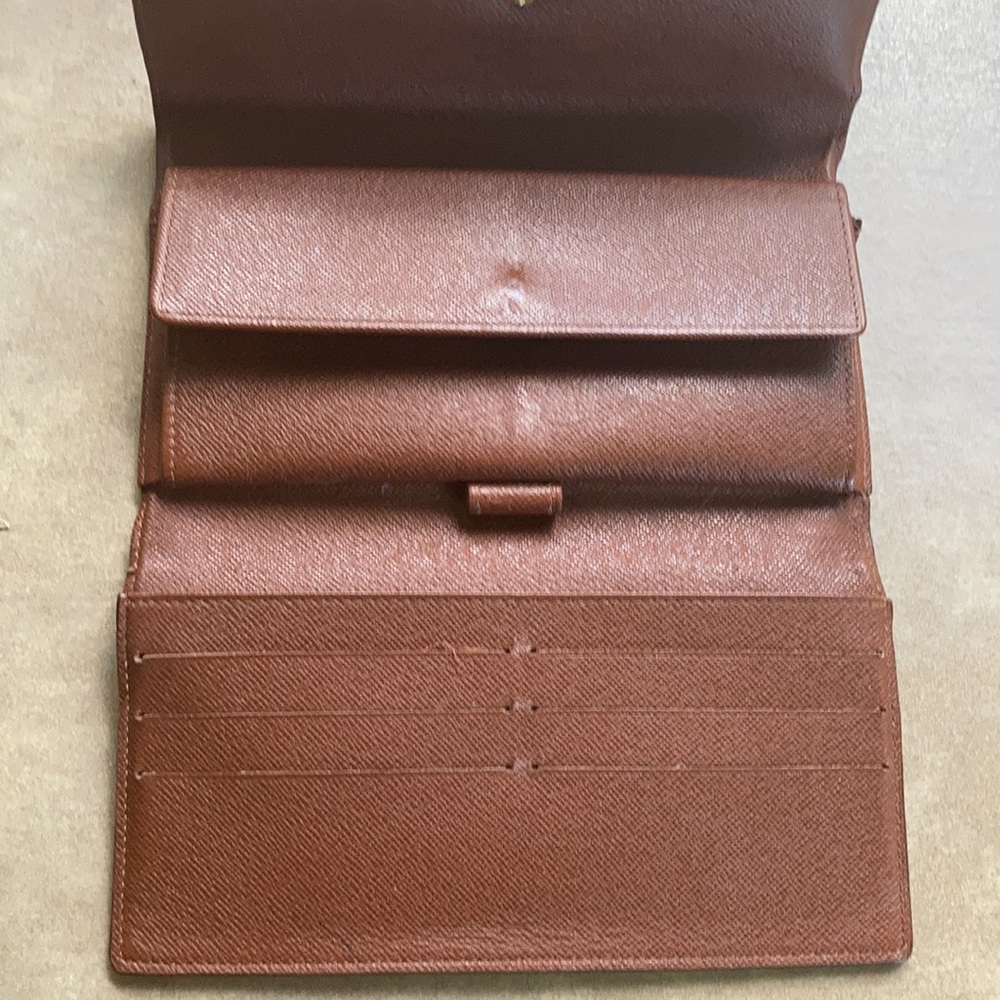 Louis Vuitton Wallet - Picture 7 of 14
